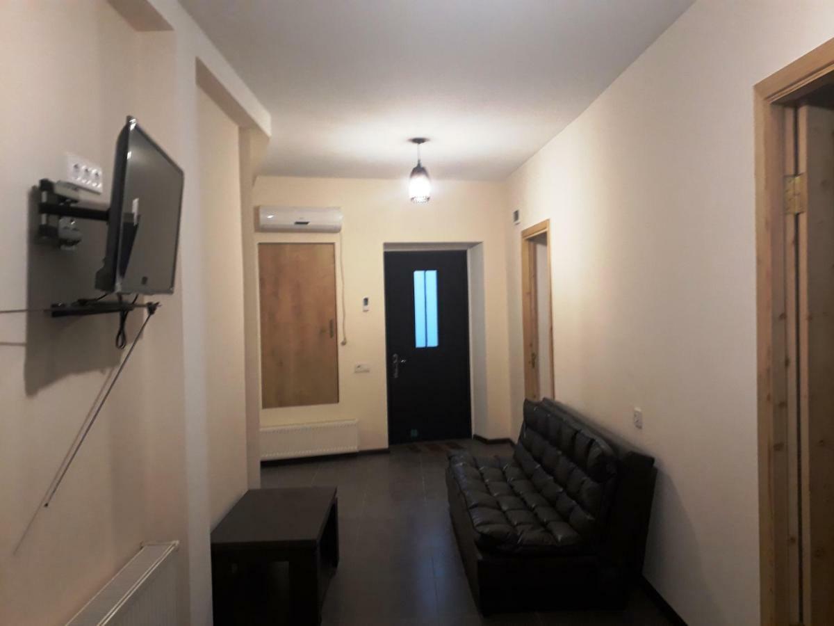 2 Bedroom Apartment In Chugureti Tbilisi Buitenkant foto
