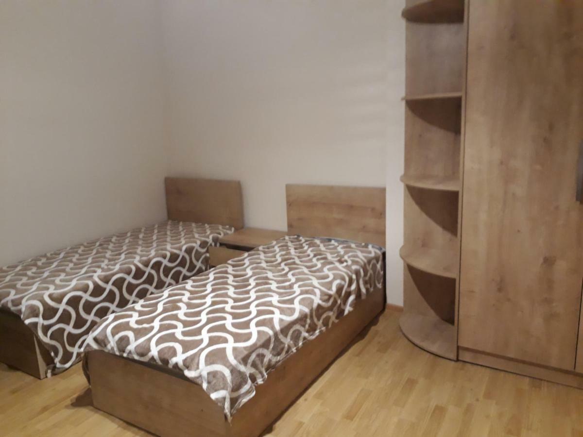 2 Bedroom Apartment In Chugureti Tbilisi Buitenkant foto